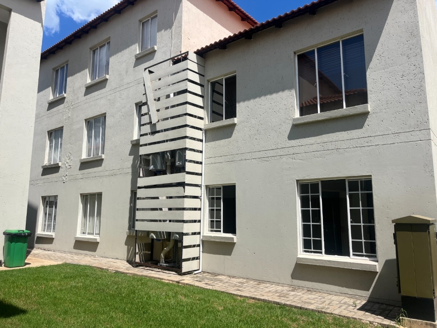 2 Bedroom Property for Sale in Van Der Hoff Park North West